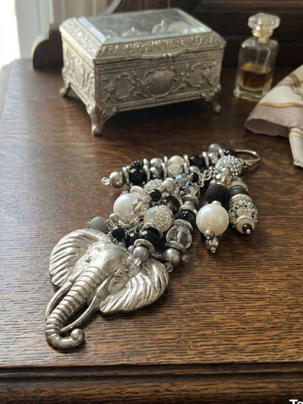 SILVER ELEPHANT PURSE CHARM